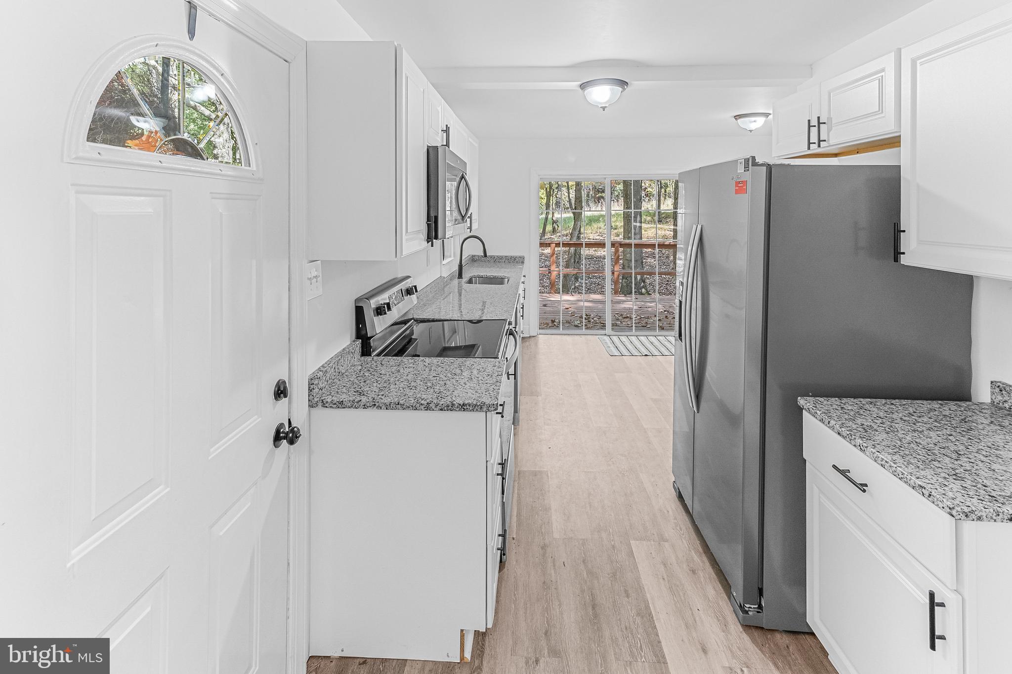 33 Maple Lane Berkeley Springs, WV 25411 - Photo 7 of 34