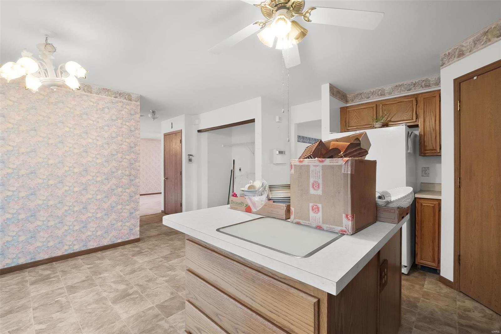 1545 Glenn Brooke Woods Circle Ballwin, MO 63021 - Photo 5 of 21