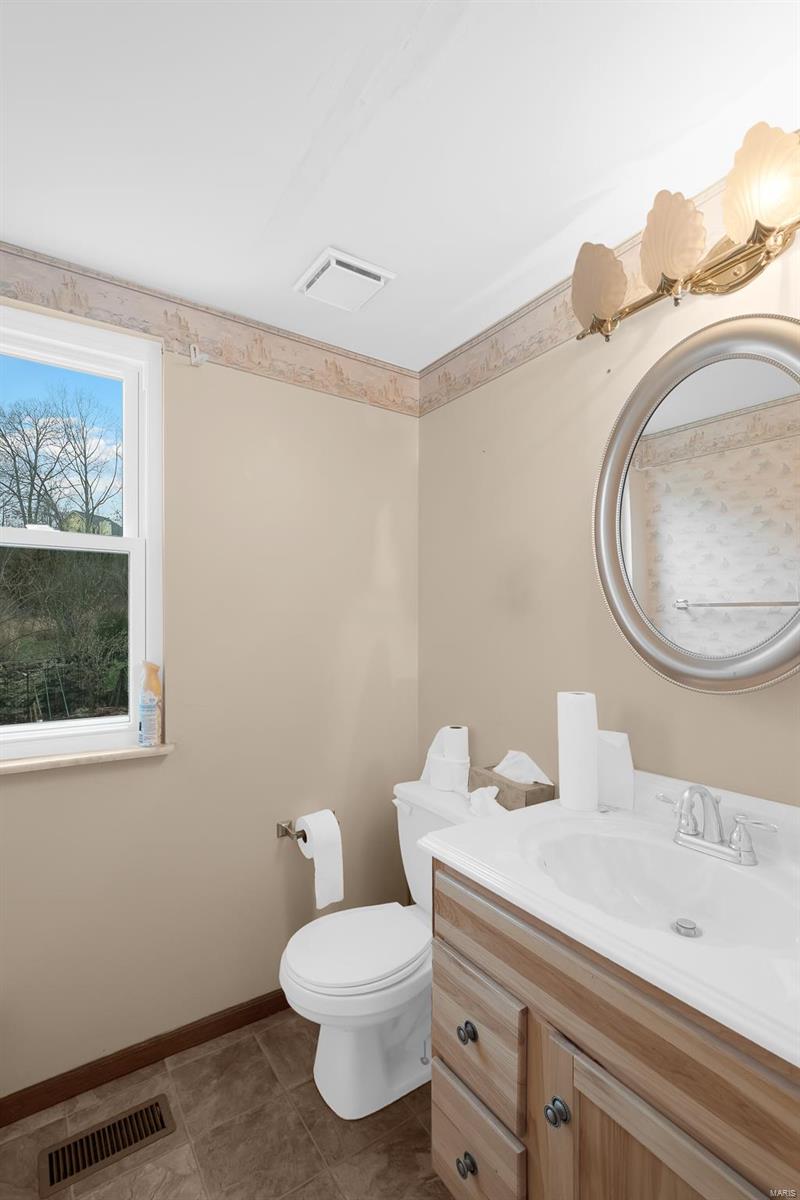 1545 Glenn Brooke Woods Circle Ballwin, MO 63021 - Photo 7 of 21