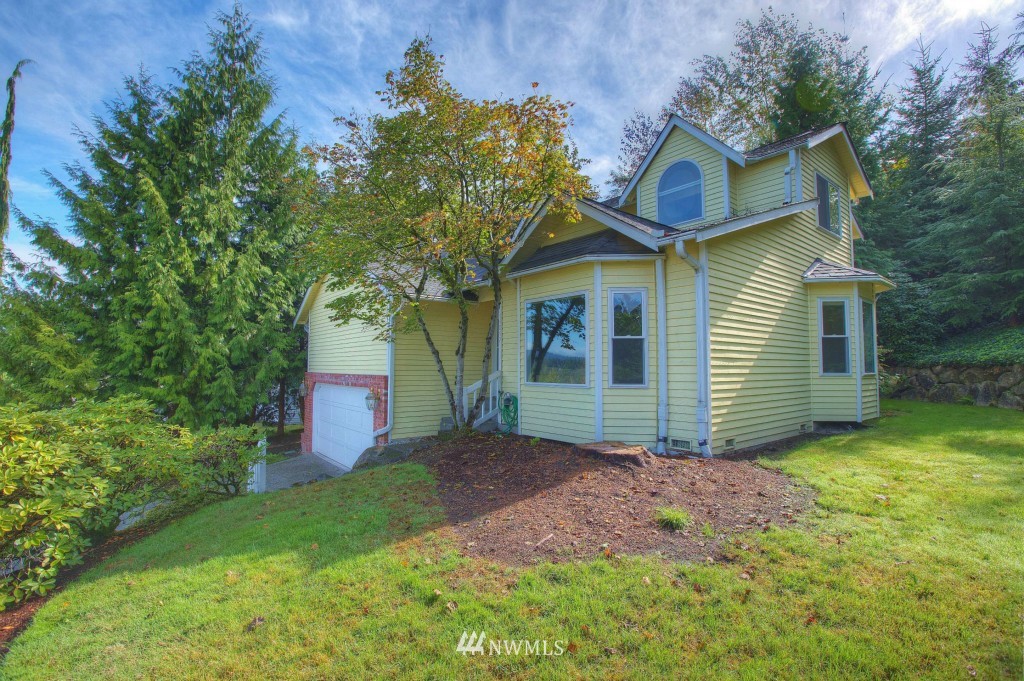 14047 Southeast 159th Place Renton, WA 98058 - Photo 1 of 22 Gallery Image 1