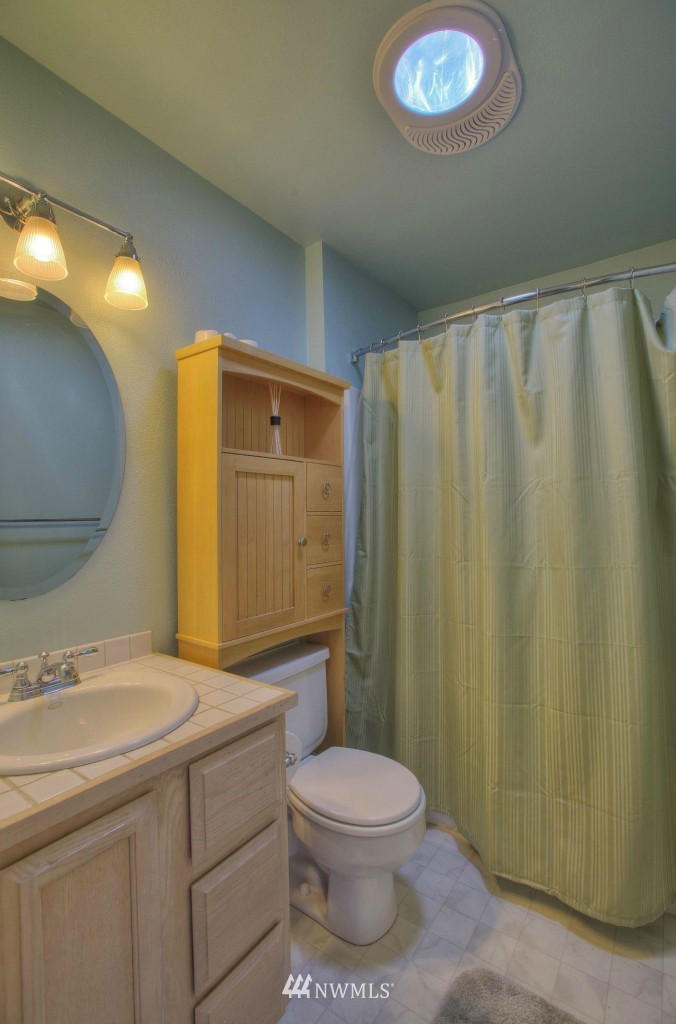 14047 Southeast 159th Place Renton, WA 98058 - Photo 14 of 22 Gallery Image 14
