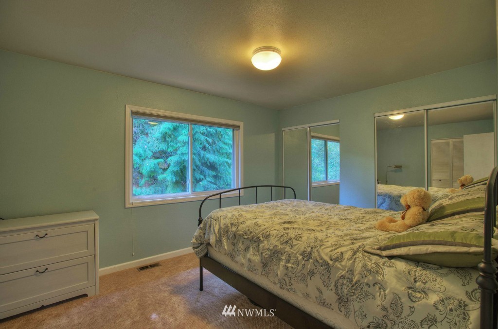 14047 Southeast 159th Place Renton, WA 98058 - Photo 15 of 22 Gallery Image 15