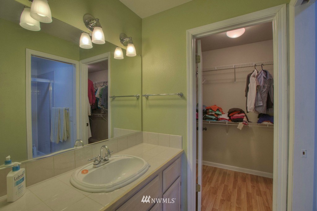 14047 Southeast 159th Place Renton, WA 98058 - Photo 17 of 22 Gallery Image 17
