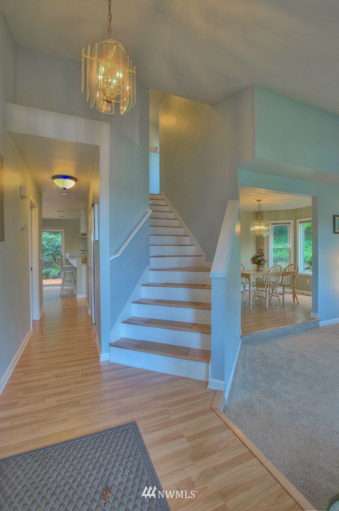 14047 Southeast 159th Place Renton, WA 98058 - Photo 3 of 22 Gallery Image 3