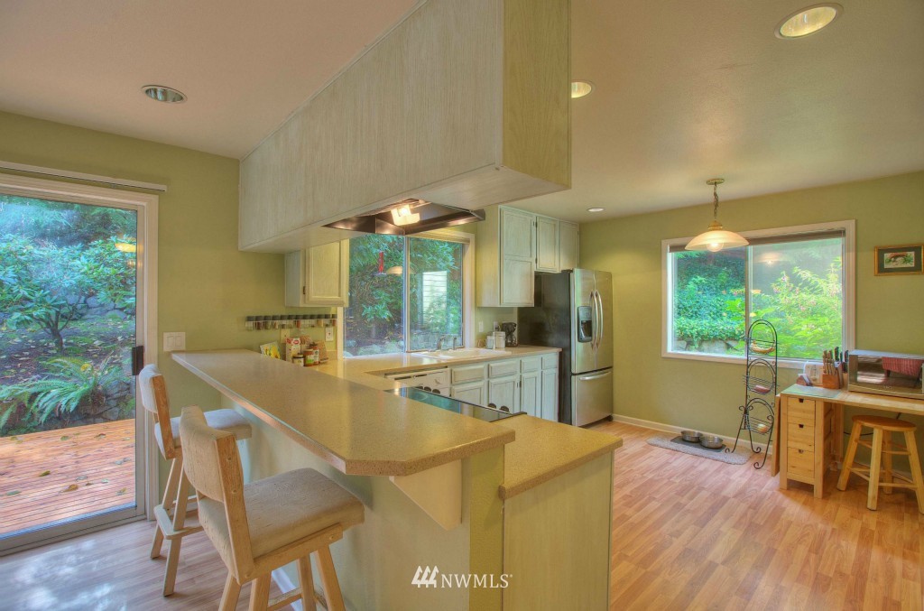 14047 Southeast 159th Place Renton, WA 98058 - Photo 7 of 22 Gallery Image 7
