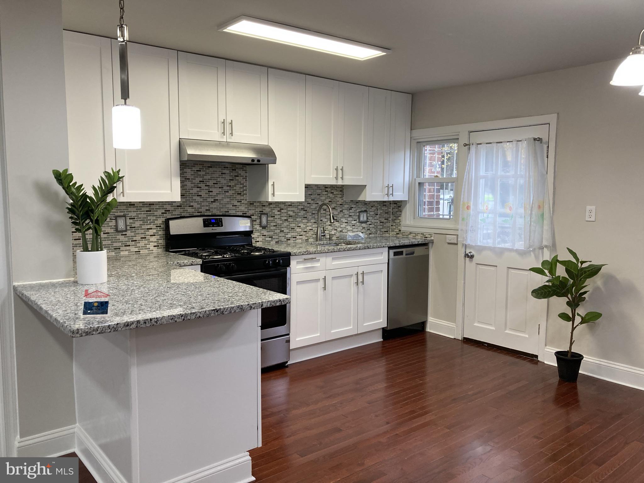 116 Upmanor Road Baltimore, MD 21229 - Photo 8 of 37 Gallery Image 8