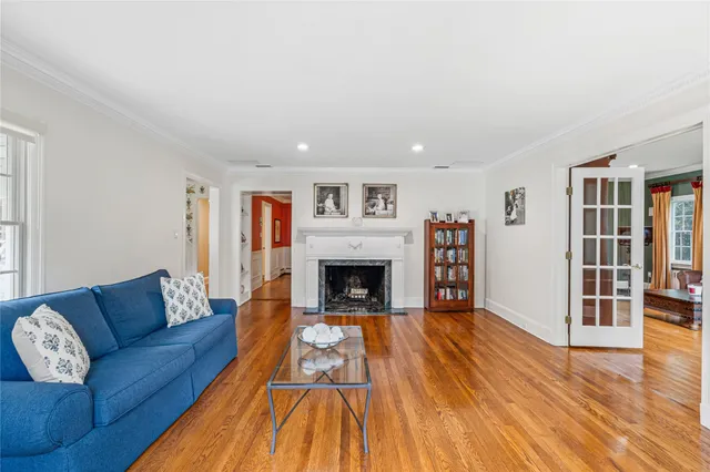 $2,685,000 | 74 Eakins Road, Manhasset, NY 11030