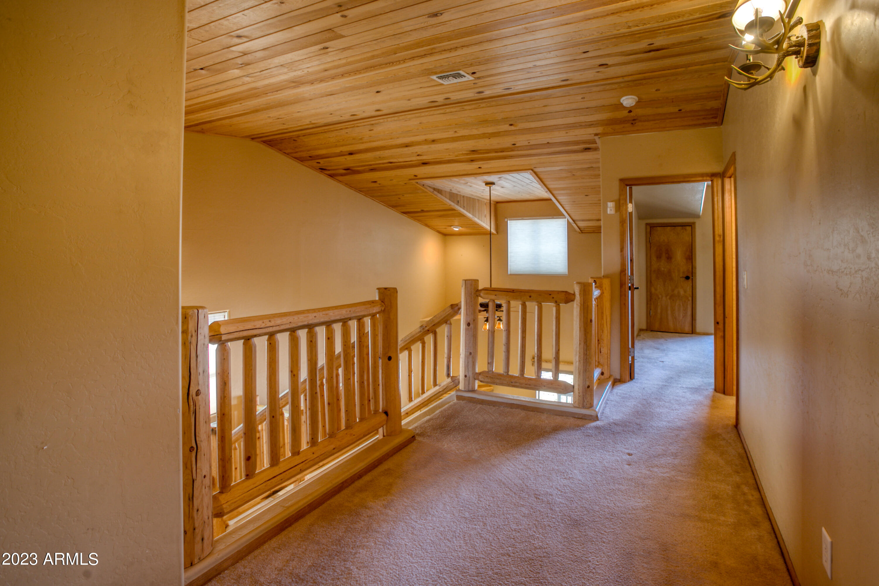 6141 West Starlight Ridge Parkway Lakeside, AZ 85929 - Photo 9 of 23 Upper hallway