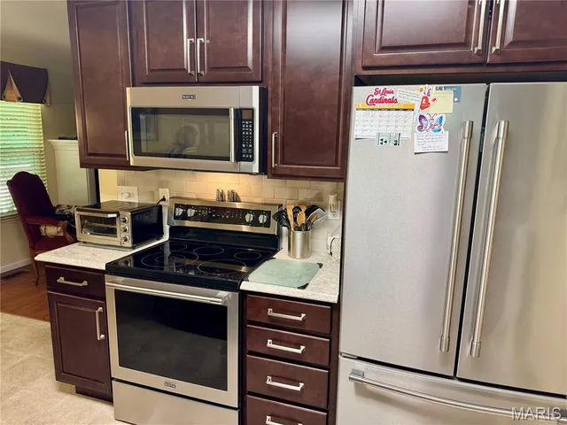 $295,000 | 307 Monticello Place, Edwardsville, IL 62025