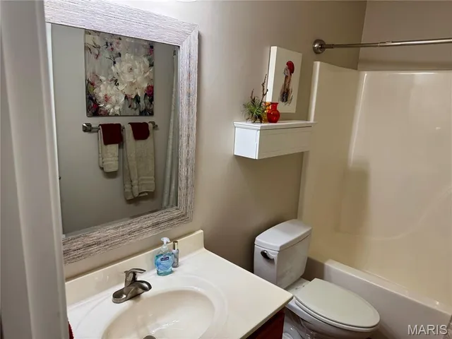 $295,000 | 307 Monticello Place, Edwardsville, IL 62025