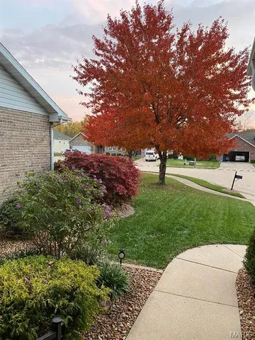 $295,000 | 307 Monticello Place, Edwardsville, IL 62025