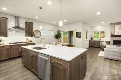 $1,111,000 | 18315 17th Avenue West, Lynnwood, WA 98037