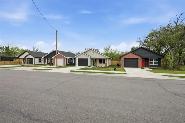 $799,000 | 1004 South 1st Street, Sherman, TX 75090