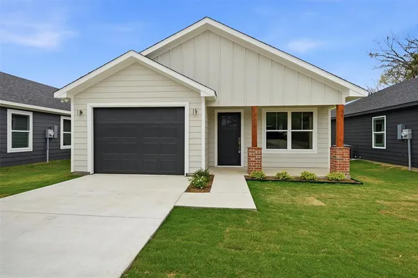 $799,000 | 1004 South 1st Street, Sherman, TX 75090