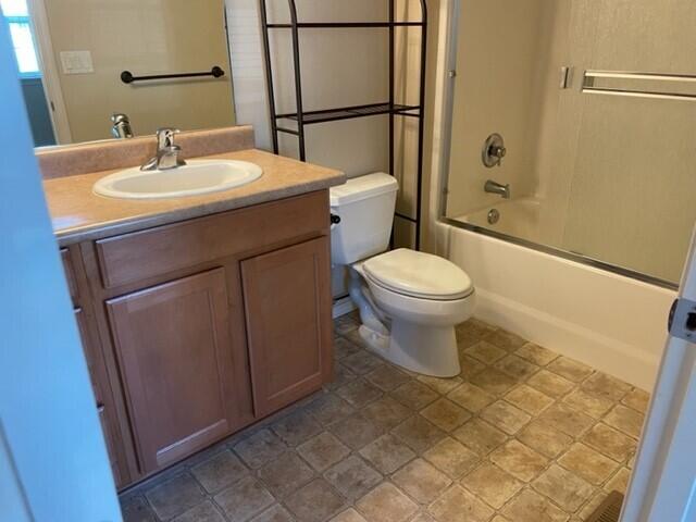 622-624 Midway Road Medford, OR 97501 - Photo 11 of 19 Masterbath Room 1