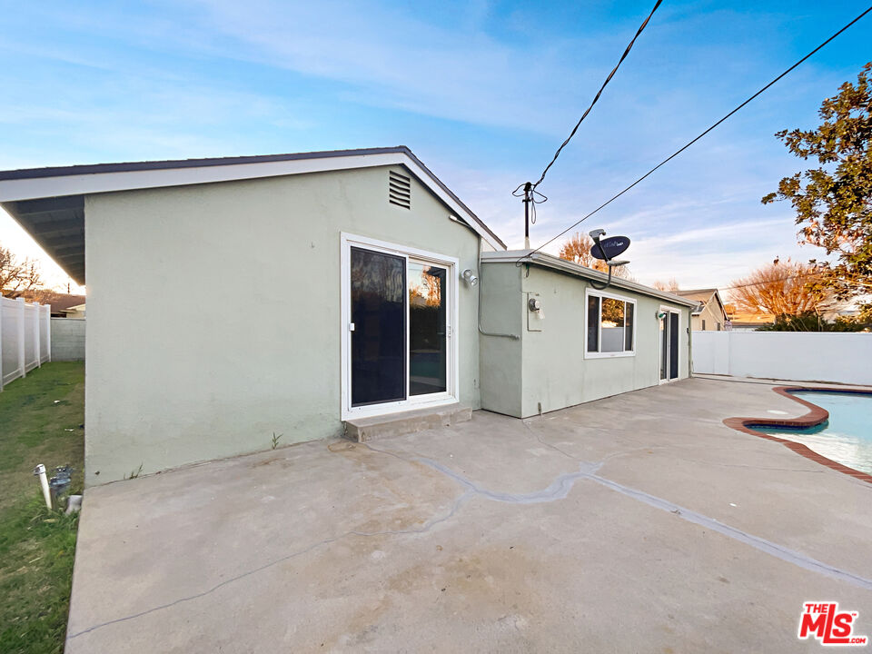 7944 Limerick Avenue Winnetka, CA 91306 - Photo 22 of 23 a view of a house basement