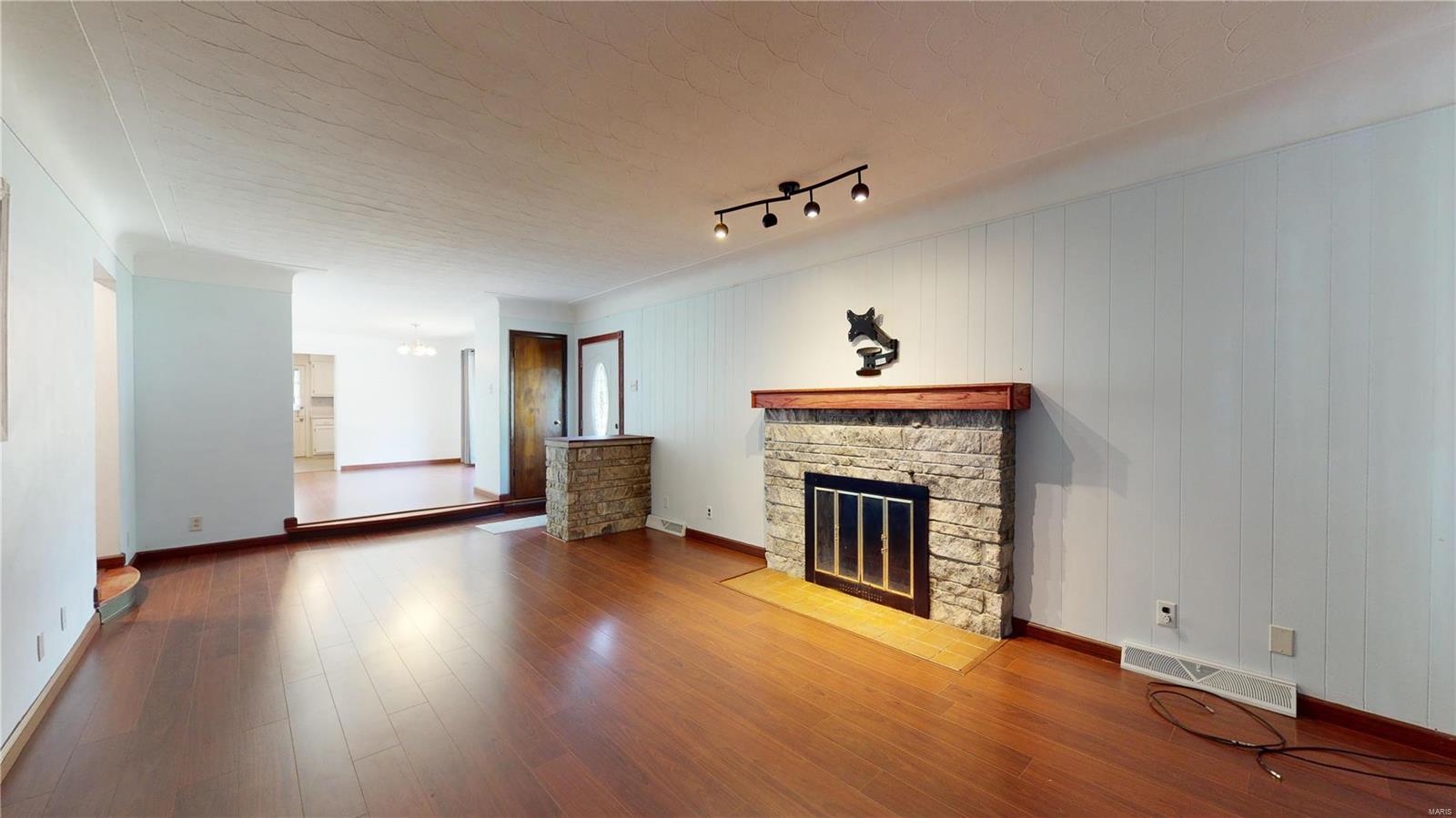 302 Pleasant Ridge Road Fairview Heights, IL 62208 - Photo 3 of 26 Gallery Image 3