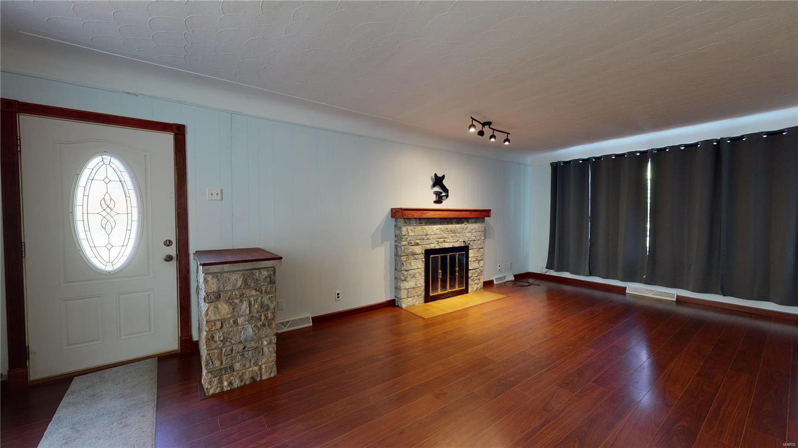 302 Pleasant Ridge Road Fairview Heights, IL 62208 - Photo 4 of 26 Gallery Image 4