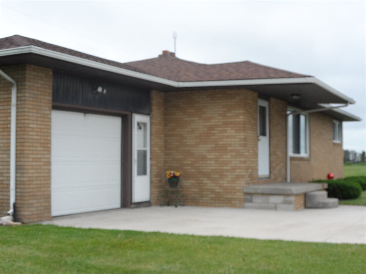2372 North Tower Beach Road Pinconning, MI 48650 - Photo 31 of 35 1802421-36.JPG