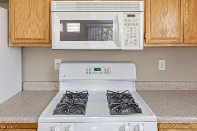 $2,050 | 1024 East Malibu Sands Avenue, North Las Vegas, NV 89086