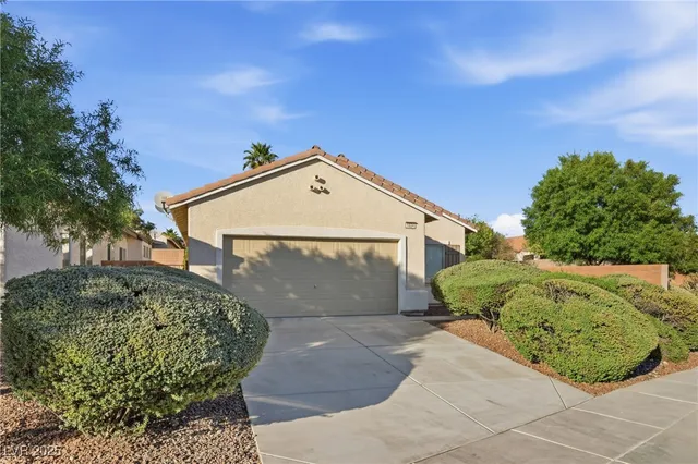 $2,050 | 1024 East Malibu Sands Avenue, North Las Vegas, NV 89086