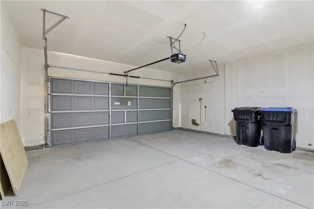 $2,050 | 1024 East Malibu Sands Avenue, North Las Vegas, NV 89086