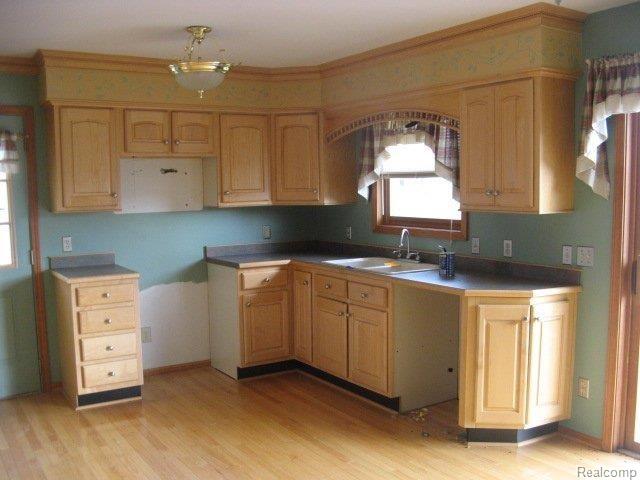995 North Summers Road Imlay City, MI 48444 - Photo 4 of 11 kitchen