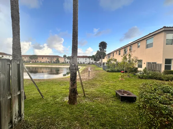 $2,500 | 5330 Ellery Terrace, West Palm Beach, FL 33417