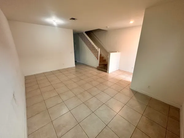 $2,500 | 5330 Ellery Terrace, West Palm Beach, FL 33417