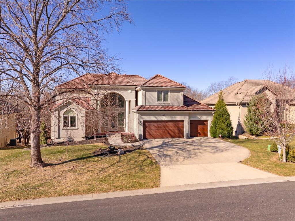 8920 Pine Street Lenexa, KS 66220 - Photo 2 of 70