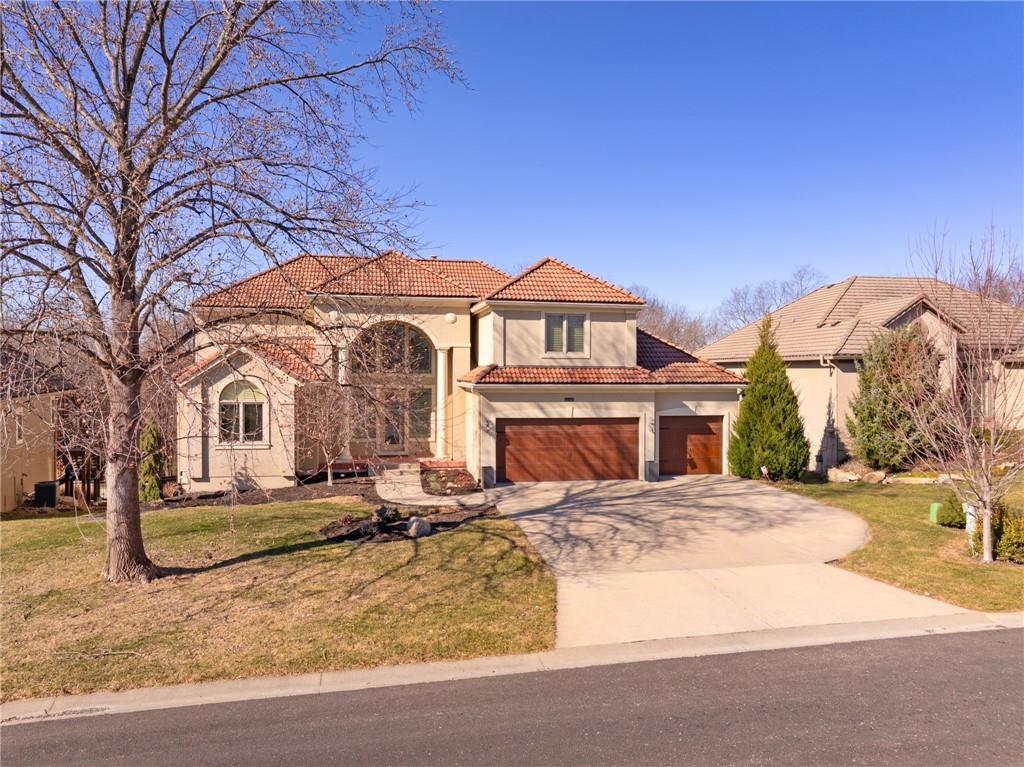 8920 Pine Street Lenexa, KS 66220 - Photo 3 of 69