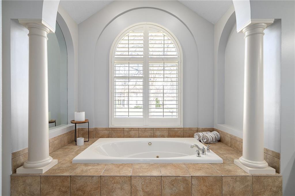 8920 Pine Street Lenexa, KS 66220 - Photo 33 of 69