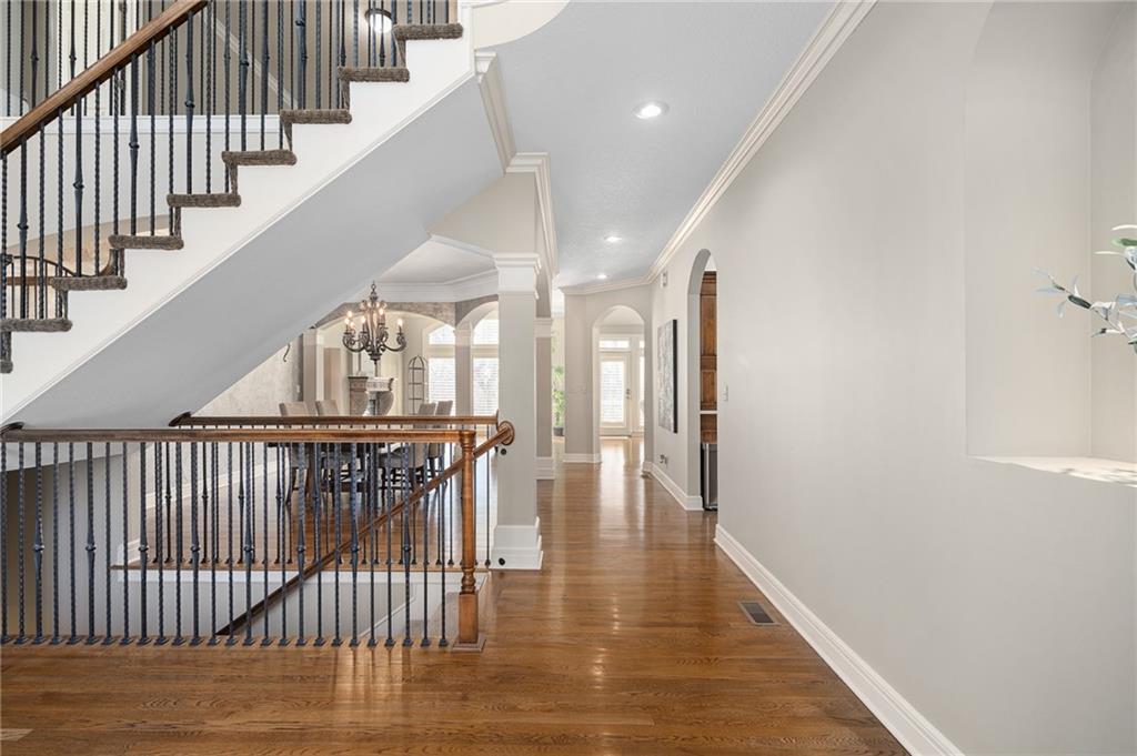 8920 Pine Street Lenexa, KS 66220 - Photo 7 of 69