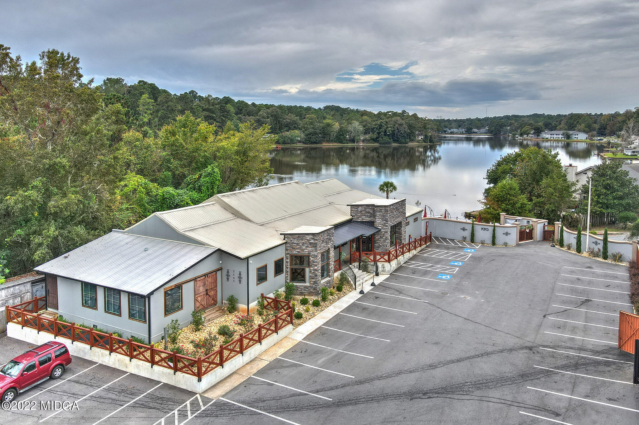 118 Red Birch Lane Warner Robins, GA 31093 - Photo 15 of 19 a view of a city from a terrace