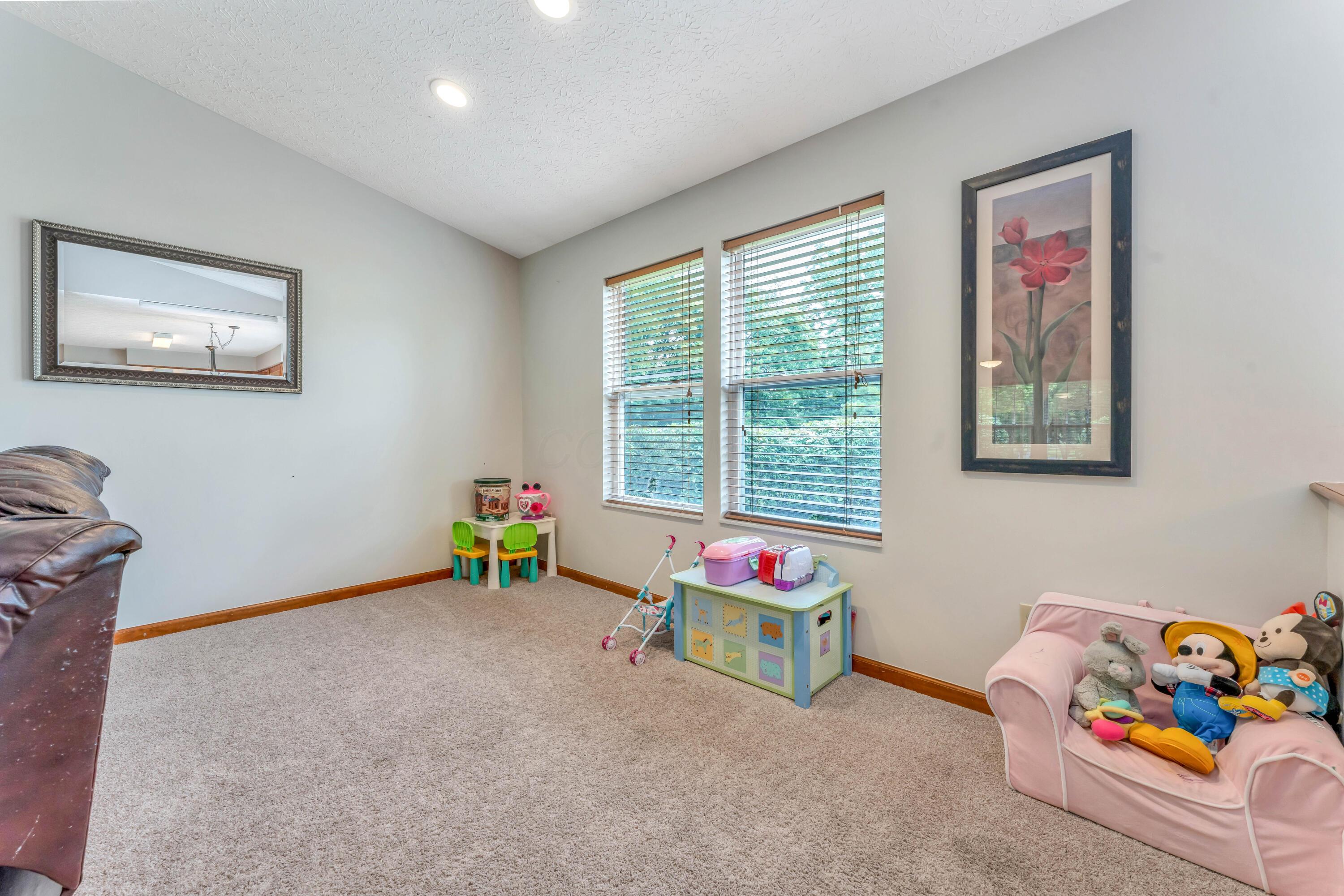 107 Kettering Bend Delaware, OH 43015 - Photo 8 of 38 DSC00964