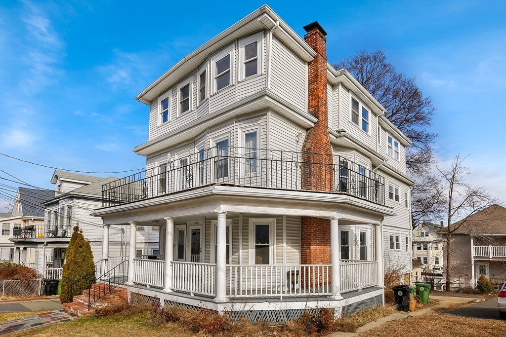 147 Hillside Road, Unit 1 Watertown, MA 02472 - Photo 3 of 25 Gallery Image 3