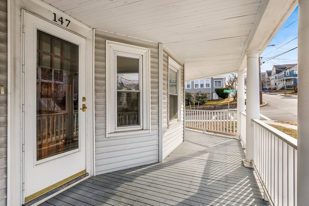 147 Hillside Road, Unit 1 Watertown, MA 02472 - Photo 5 of 25 Gallery Image 5
