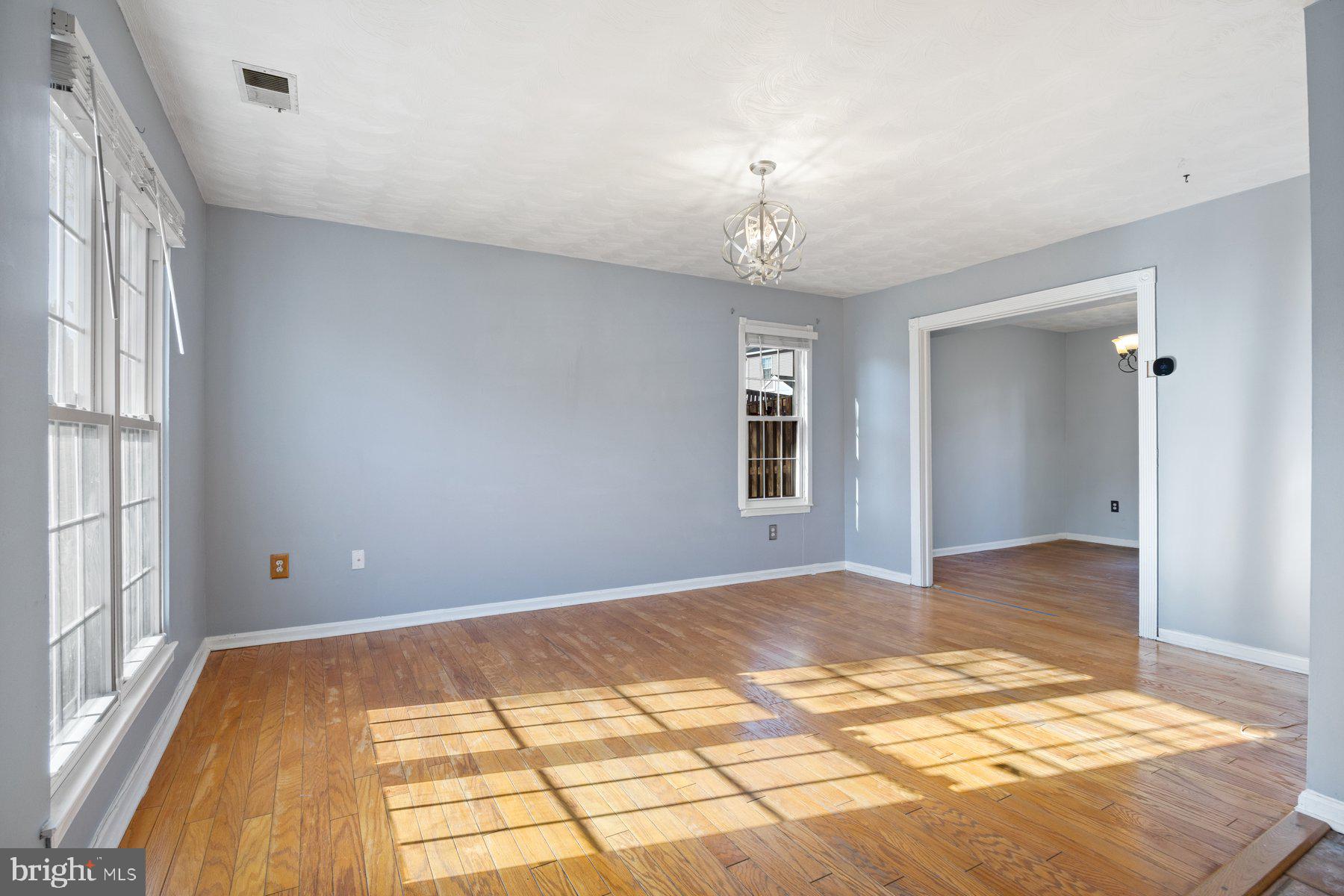 522 Bend Circle Road Glen Burnie, MD 21061 - Photo 4 of 34
