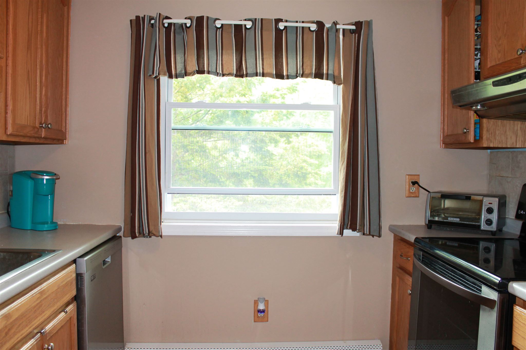 60 Dale Road, Unit B Hooksett, NH 03106 - Photo 7 of 26