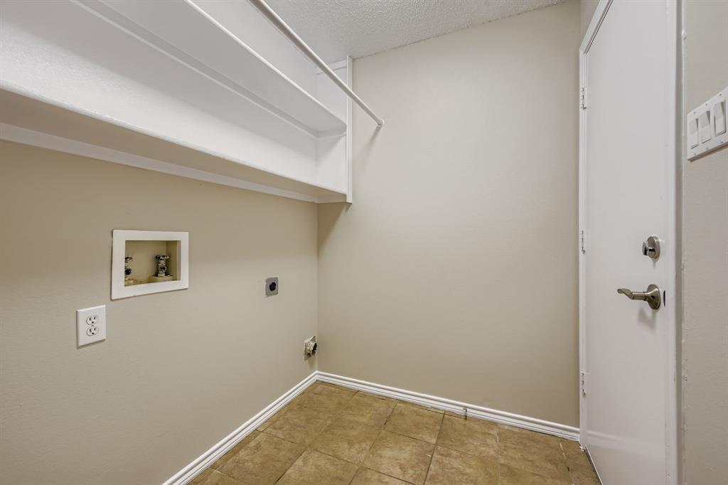 5416 Catlow Valley Road Fort Worth, TX 76137 - Photo 24 of 28 a view of room with closet