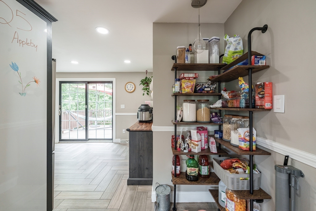 25 Appleby Road Salem, MA 01970 - Photo 8 of 25 Gallery Image 8