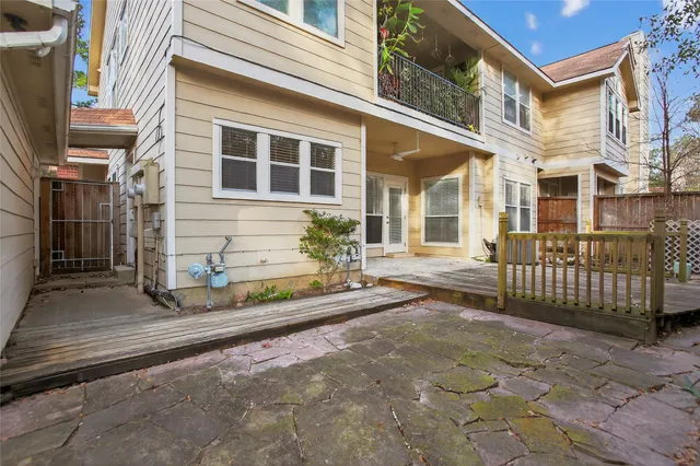 $2,000 | 15 South Avonlea Circle, The Woodlands, TX 77382