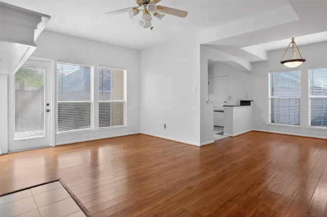 $2,000 | 15 South Avonlea Circle, The Woodlands, TX 77382