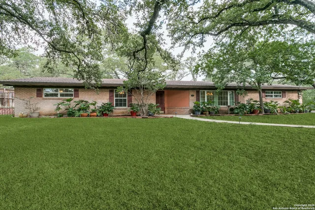 $525,000 | 211 Caladium Drive, Castle Hills, TX 78213