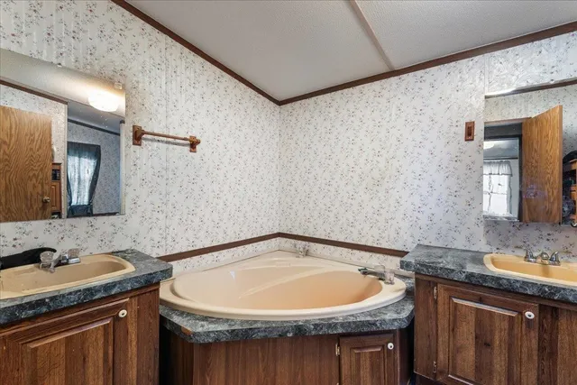 $260,000 | 391 Northeast Fir Street, Pinetta, FL 32350