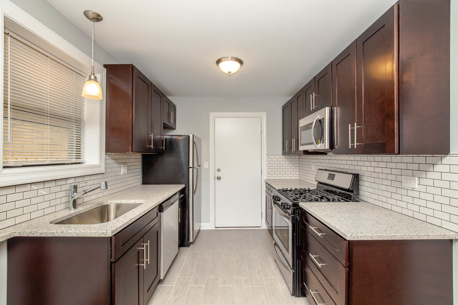 6805 North Ridge Boulevard, Unit G3 Chicago, IL 60645 - Photo 7 of 11