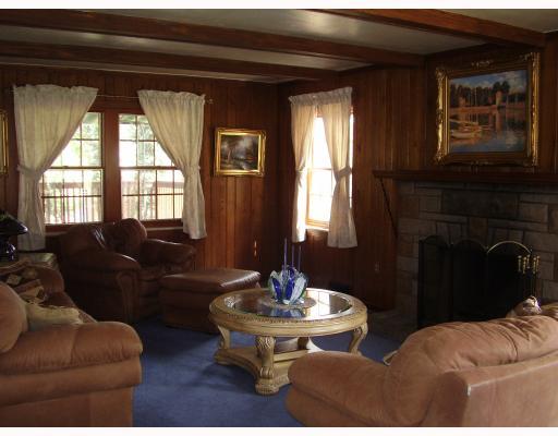 285 Maxwell Drive Whitehall, PA 15236 - Photo 2 of 8 Living Room.