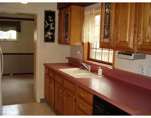 285 Maxwell Drive Whitehall, PA 15236 - Photo 4 of 8 Kitchen.