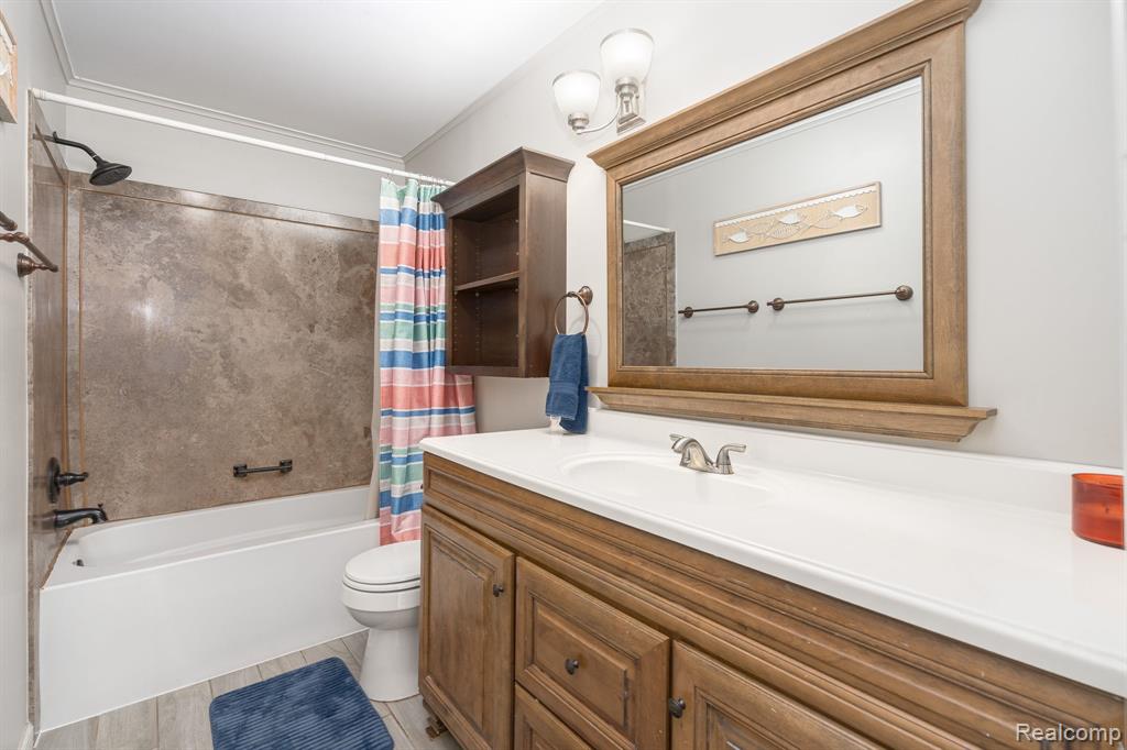 6460 Hermana Road West Bloomfield, MI 48324 - Photo 4 of 25 Gallery Image 4
