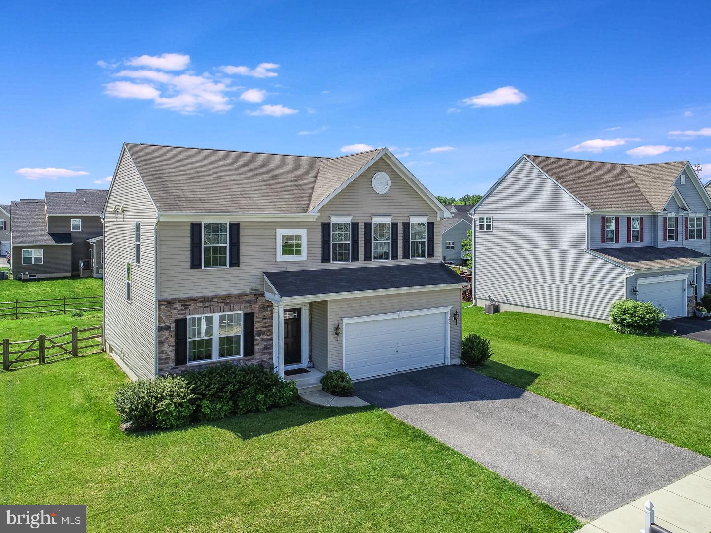 576 Red Maple Road Smyrna, DE 19977 - Photo 1 of 37 Gallery Image 1
